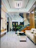 nhà hẻm xe hơi 3 tầng full nội thất quận 12 5.85 tỷ tl