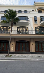 cần tiền bán giá cam kết rẻ nhất thị trường chà là 70 m2 giá 9,8 tỷ. cạnh công viên bể bơi. sẵn sổ