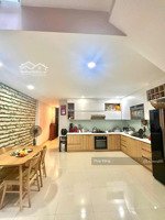 chủ rất thiện chí bán bán căn nhà 3 tầng đường 10m5 huỳnh tấn phát 98m2 ngang 5m- nhà còn rất mới