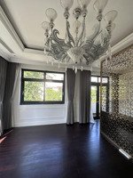 vợ chồng tôi gấp cần tiền bán gấp biệt thự song lập góc hướng nam - đã hoàn thiện full nội thất xịn