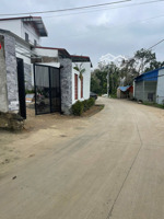 sẵn khuôn viên mới xây dựng tại lương sơn, dt 409m/100m tc giá 3,6 tỷ. sổ hồng sẵn công chứng