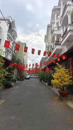 nhà đẹp- lửng+3 lầu- khu dc sang trọng- gần ngay đường hiệp bình