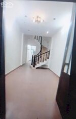 Cho thuê nhà riêng ngõ Hoa Bằng, Cầu Giấy 60m x 4T giá 20 triệu, 10M RA Ô TÔ