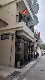 cho thuê nhà tầng 1 làm văn phòng, cửa hàng, lớp học. diện tích 33 mét vuông, mặt tiền 5,5 mét