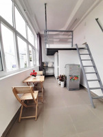 chính chủ cho thuê duplex cửa sổ thoáng siêu lớn view landmark thang máy full nt ngay đh gtvt