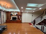chính chủ cho thuê nhà nguyên căn 4,5 tầng dt 80m2,đường ô tô tránh,trung tâm bồ đề lh: 