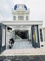 nhà mới đông hòa hcm | ô tô | 3pn | shr | 6,2 tỷ
tại đông hòa, gần sân vận động đông hòa