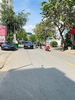 nhà mặt tiền đường số 47 - p. thảo điền - bán 34 tỷ và đường 46 - bán 40 tỷ.