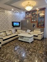 nhà 5.5 tỷ - hẻm cạnh khu bàu cát,hẻm 133// đường ni sư huỳnh liên,p.10,tân bình,3 lầu.