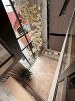 nhà đẹp phố nguyễn văn cừ , dt 50m2 * m tiền 5.5m * lô góc 7 tầng thang máy mặt, gara xe 16 chỗ