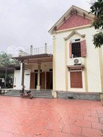 lô đất sẵn nhà 2 tầng mới đẹp, sân, vườn, đường rộng, cách trục chính hơn 100m, trường mầm non 80m