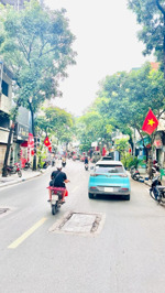 hiếm nhất tây hồ - nhà view hồ - oto đỗ cửa - thang máy xịn sò - full nội thất - chỉ nhỉnh 17tỷ