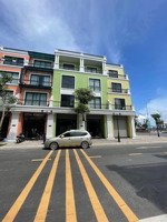 cần tiền bán tài lộc 67,5m2 gần căn góc đoạn đầu giá thời điểm đầu