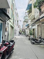 q1 - nhà đúc kiên cố 4 tầng - hẻm ôtô quay đầu thoải mái - sát bộ công an tp - an ninh