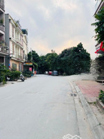 cực hiếm- 6 tầng thang máy - 9 phòng khép kín - vừa ở vừa cho thuê - dòng tiền ổn định