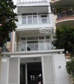 chỉ dưới 70tr/m2 có ngay nhà 3 lầu hxh thông 8m ôtô né nhau. dt 167m2. vị trí ngay ngã tư âc-llq