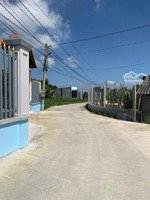 đầu năm chủ kẹt tiền bán gấp 5x50m có 75m2 thổ cư, 175m2 đất vườn, đường ô tô, sổ hồng 780 triệu