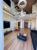 gia đình tôi cần bán gấp căn góc 74m2 tòa zurich view thoáng, nội thất mới 100%