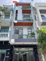 bán nhà đường trước nhà hơn 6m. tản đà - p11 - quận5. giá 3tỷ150 dt 68,4m2 gần bên đại học y dược