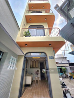 căn góc hẻm 3,5m sát khu phan xích long - nhà mới 4 tầng btct hc đủ. chỉ 4,95 tỷ