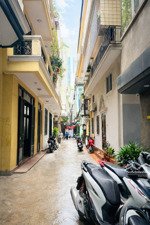 8,2 tỷ - lô góc ô tô đỗ cửa, 5t thang máy, dt 30m2, mt 4,5m, ngõ thông nhà đẹp lung linh