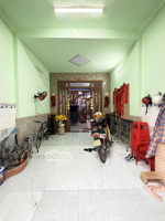 bán nhà 1 trệt 1 lầu phường biên hoà( bửu hoà củ). dt: 4x18,5=78m2. giá: 2tỷ850 đường xe hơi