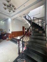 biệt thự 2 tầng 202m2 full thổ, xe hơi trong nhà, ngay chợ thủ đức,14x15,linh chiểu,thủ đức