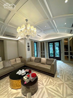 cho thuê biệt thự song lập, view trực diện biển hồ nước mặn 24,5ha. thang máy, full nội thất luxury