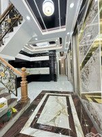 nhà mới hoàn thiện 2 tầng lầu toạ lạc: p đông hoà tp. hcm sat go dĩ an . dt. 110m. ngang 5m