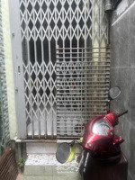 chính chủ cần bán nhà 30m2 2 tầng 3.1 tỷ sổ hồng riêng, không quy hoạch, k lộ giới, âu dương lân p3