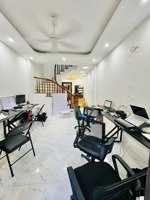 nhà bán phố định công hạ: 43m2/ 2 tầng 2 phòng ngủ, giá chỉ 2,5 tỷ