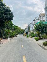 giảm mạnh 2 tỷ .bán căn nhà mặt tiền đường số khu dân cư bình hưng ngay bến xe quận 8,4mx24m 10t500