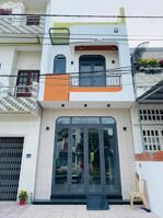 Nhà lầu xây mới 3 phòng ngủ - Ngang công viên Khu Dân Cư Hưng Phú 1