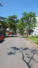 đất chính chủ của mình cần bán , sát 9 tòa ecohome, trục thông đẹp