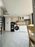 mới nhất ccmn 100m ra p.cầu giấy 25pkk 7tầng thang máy full nội thất 79m2 mt5,2m dthu: 130tr/tháng