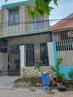 bán nhà trệt lầu đường bê tông 6 m gần trung tâm y tế dĩ an