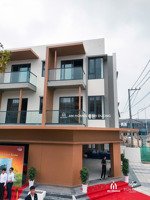 bán căn shophouse suncasa square 100m2 giá gốc ngay trung tâm vsip2 . thanh toán 1 tỷ nhận nhà ngay