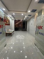 trệt 4 lầu 4x20m có 6pn 6wc sẵn máy lạnh gần chợ an nhơn giá 26 triệu tl