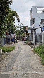 đất hẻm thông xe tải gần chợ nhỏ tân hiệp giá tốt vị trí: 1/ th30 vào 30m hẻm thông