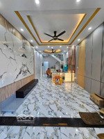 cạnh vin, n.hà 3 tầng full nội thất xịn xò, đường xe tải, ngang 4.1m, giá 5.2 tỷ