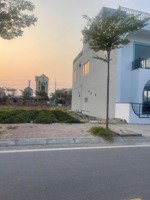 cần tiền bán bớt 84m vitri thuận tiện kinh doanh