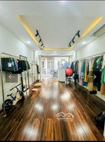 chỉ 9,1tỷ, dt 42 m2, 3 tầng, 3 pn, 3 wc ôtô đổ cửa - vị trí đẹp -ngay hà đô sentrosa - cmt8, q10.