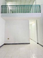 nhà sạch đẹp dt 4x14m trệt+ lửng đúc suốt 2pn 2wc, có pn dưới trệt trầnthị hè hiệp thành q12, 5,3tr