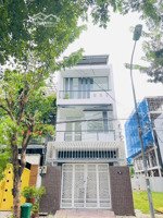 bán nhà 3 tầng đúc đường phú xuân 2 kẹp công viên 10m