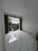 bán nhanh nhà 2 mặt tiền hẻm. vào ở ngay