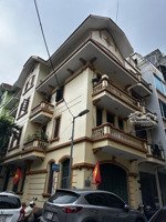 chính chủ bán nhà cầu giấy, lô góc, diện tích 72m, mặt tiền 5.5m, cách phố 20m, giá chào 17.6 tỷ