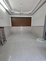 nhà hẻm xe hơi - có chỗ đậu xe hơi - 40m2 - chỉ 4.5 tỷ - đi sân bay 4km - nhà đang cho thuê 8tr