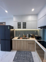 cho thuê căn hộ 2pn2wc diện tích lớn, view thoáng ko chắn toà, full nt, nhà mới 100%, sẵn ở ngay