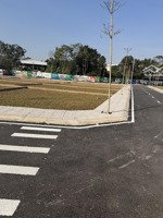 em lực có lô đất cần bán!bán nhanh lô 100m² hoà lạc, đường rộng 20m, sổ đỏ sẵn