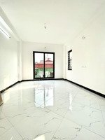 nguyễn khoái nhà mới 3 thoáng ô tô tải đỗ cửa 30m2 *5 tầng * 3 ngủ 5,9